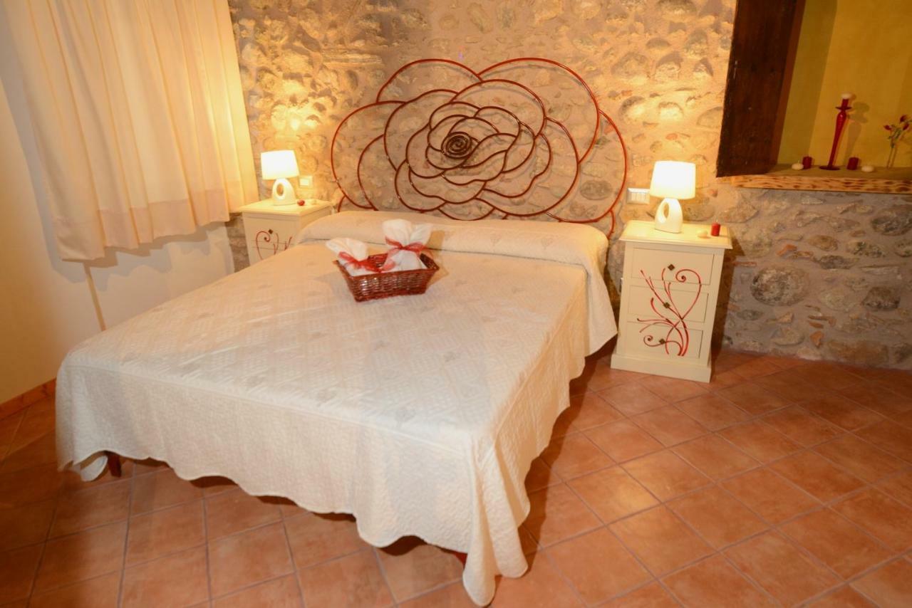 Corte Davini Agriturismo Monzambano Exterior foto